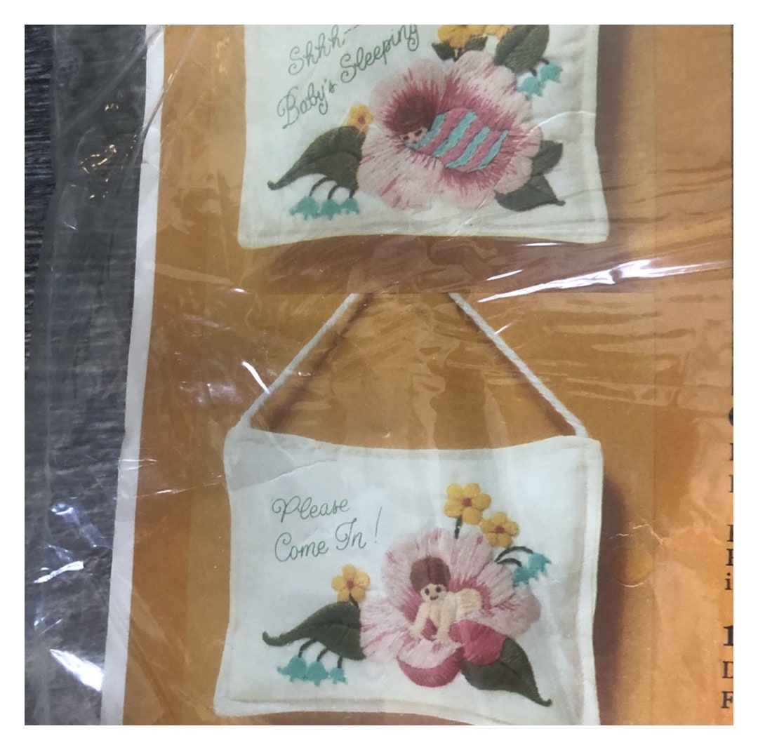 Tissu à broder avec fil de laine, cadre persan Patteh, motif de