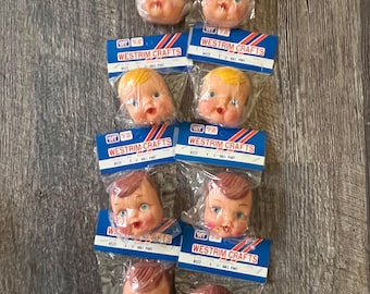 Muñeca Westrim vintage de 7,6 cm con cara y manos, y biberón. Cabello castaño o rubio, ojos azules cristalinos. ¡Tú eliges!