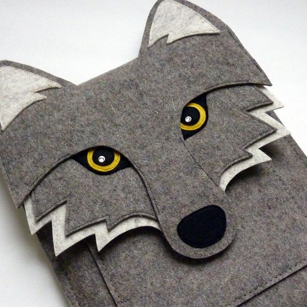 Wolf iPad Air / 2 / 3 / 4 felt sleeve