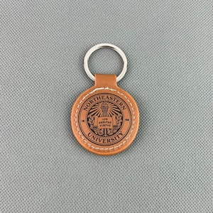 Personalisierte Universität Schlüsselbund Abschlussgeschenk Alumni College Logo Geschenk Schullogo Weihnachtsbekleidung Benutzerdefiniertes Logo Artikel Geschenk für Freundin