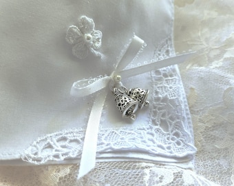Shamrock Bridal Bouquet Wrap: Irish Wedding Handkerchief with Bells and Card by handcraftusa