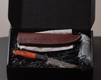 Handmade Damascus Hunting Knife, Laminated Wood Handle, Leather Sheath (8" Overall)