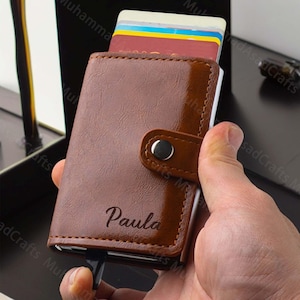 Porte-cartes de voyage en cuir personnalisé, portefeuille minimaliste bloquant RFID, portefeuille en cuir, trajets domicile-travail, cadeau garçon d'honneur, cadeau fête des pères