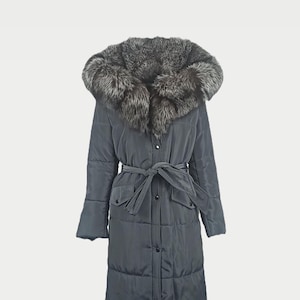 Long Puffer Coat with Fox Fur Trim: Women&#39;s Winter Warmth