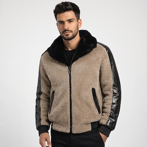 Veste en peau de mouton retournée pour homme : manches en peau de python, col en fourrure de vison