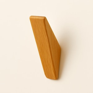 Gancho de pared triangular de roble | Perchero de madera | Gancho de pared para ropa | Toallero de madera | Diseño minimalista moderno | Diseño de gancho de madera