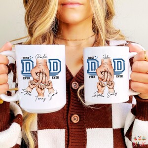 Custom Dad Mug with Kids Names Best Dad Ever Fist Bump Personalized Father’s Day Gift from Children Grandpa Coffee Cup, Gift for Dad