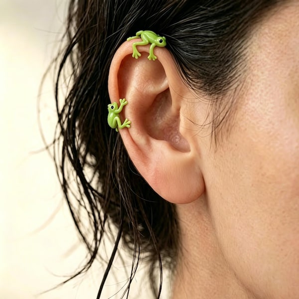 Silver Green Frog Ear Cuff,Cute Frog Ear Climber, Frog Helix Wrap Earring,Cute Ear Cuff,Frog Ear Jewelry ,Fun Earrings,Crazy Funny Gift