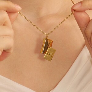 Collar con sobre personalizado - Collar con letra personalizada - Collar con carta de amor - Collar con mensaje - Collar con medallón - Collar para mamá