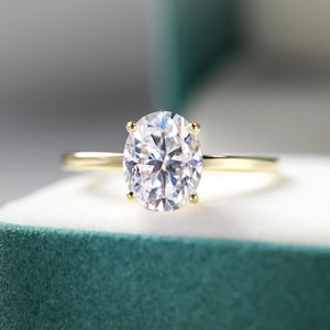 Oval Engagement Ring Promise Ring Simulated Diamond Ring for Women Solitaire Ring Travel Ring Claw Ring Wedding Anniversary Gift for Her