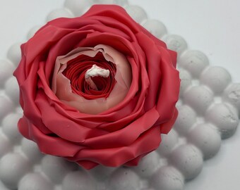 Vela hecha a mano en forma de rosa