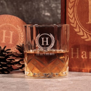 Personalized Whiskey Glass Set with Wood Box,Engraved Groomsmen Whiskey Glass,Groomsman Gift,Whiskey Gift for Groomsman,Wedding gift