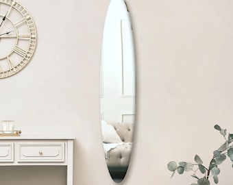 Frameloze ovale spiegel over de volledige lengte: modern minimalistisch ontwerp, niet ingelijste ovale ellipsvorm badkamer entree lang
