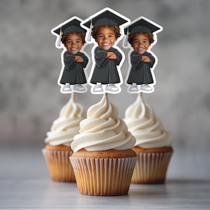 Topper per cupcake di laurea personalizzati, decorazioni personalizzate per feste di laurea della scuola elementare, idee per feste di laurea della classe del 2025, bomboniere per laureati PNG PDF