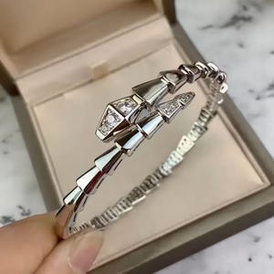 Elegant Silver Cuff with Sparkling Diamond for Women | Solid Silver | Stylish and Sophisticated Gift | Gift Birthdays | Gift for Her