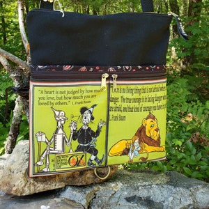 Vintage Wizard of OZ Tablet Bag that Converts to a Backpack. 8 Exterior Pockets. 4 Zipped. 4 Open. Free Shipping image 1
