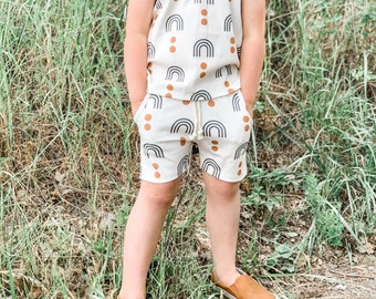 organic boys shorts // kids clothes // toddler shorts // baby clothes // baby clothing // baby boy shorts // summer clothing