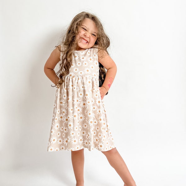 Girls daisy dress // organic toddler dress // daisy twirl dress // girls clothing // girls dress // kids clothes // organic baby dress