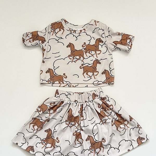 Girls horse shirt and skirt set // organic girls clothing // toddler outfit // girls clothes // kids outfit / matching / slow fashion