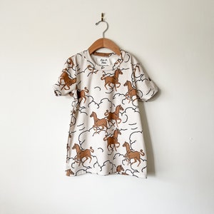 organic kids t-shirt // horse shirt  // Kids clothing / toddler clothes / graphic tee // baby clothing / organic kids clothes