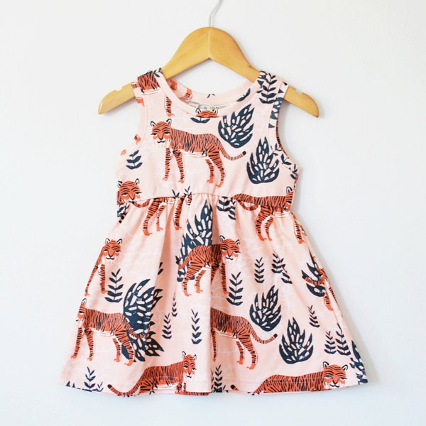 tiger baby dress // toddler outfit // organic baby clothes / girls clothing / girls dress / organic kids / organic baby dress / baby clothes