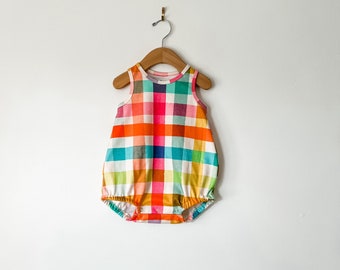 Rainbow plaid baby romper // Organic baby clothes // baby clothing / baby playsuit / baby clothing / bubble romper / summer baby clothes