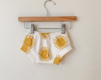 organic baby shorts // baby bummies // toddler shorts // baby clothes // sunshine baby clothing // baby boy shorts // baby girl shorts