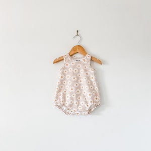 Daisy baby romper // Organic baby clothes // kids clothing / baby playsuit / slow fashion kids / bubble romper / summer baby clothes image 4
