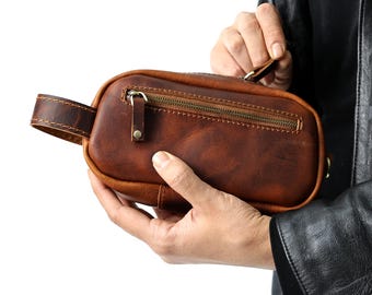 Personalized Leather Crossbody Bag Men: Minimalist Cell Phone Wallet
