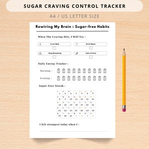Puede incluir: Un rastreador de control de antojos de az&uacute;car blanco con el texto "SUGAR CRAVING CONTROL TRACKER". El rastreador incluye secciones para h&aacute;bitos, energ&iacute;a diaria y un calendario sin az&uacute;car. Un l&aacute;piz amarillo descansa a la derecha.