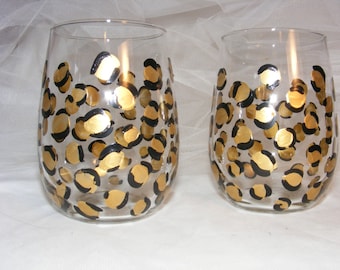 painted stemless wine glasses in gold leopard