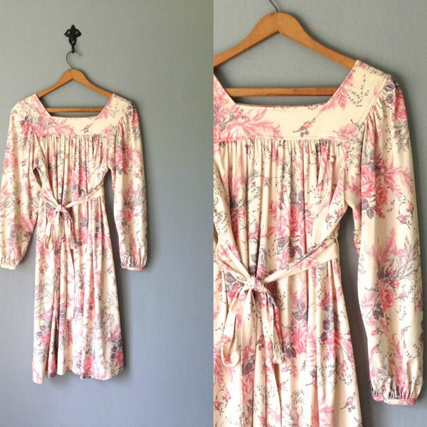 Vintage TONI TODD Dress / 1970s Shirtdress / Ivory Pink Feather Print Floral / Womens Clothing / Long Sleeve / Knee Length / Medium Large
