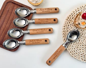 Personalized Ice Cream Scoop,Engraved Dessert Scoop,Wooden Handle Ice Cream Scoop,Bridal Favor,Kitchen Serving Utensils,Wedding Party Favors