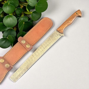 Damascus Steel Brisket Slicing Knife: Handmade Walnut Handle, Leather Sheath