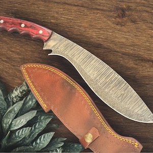 Damascus Steel Kukri Knife: Resin Wood Handle, Leather Sheath