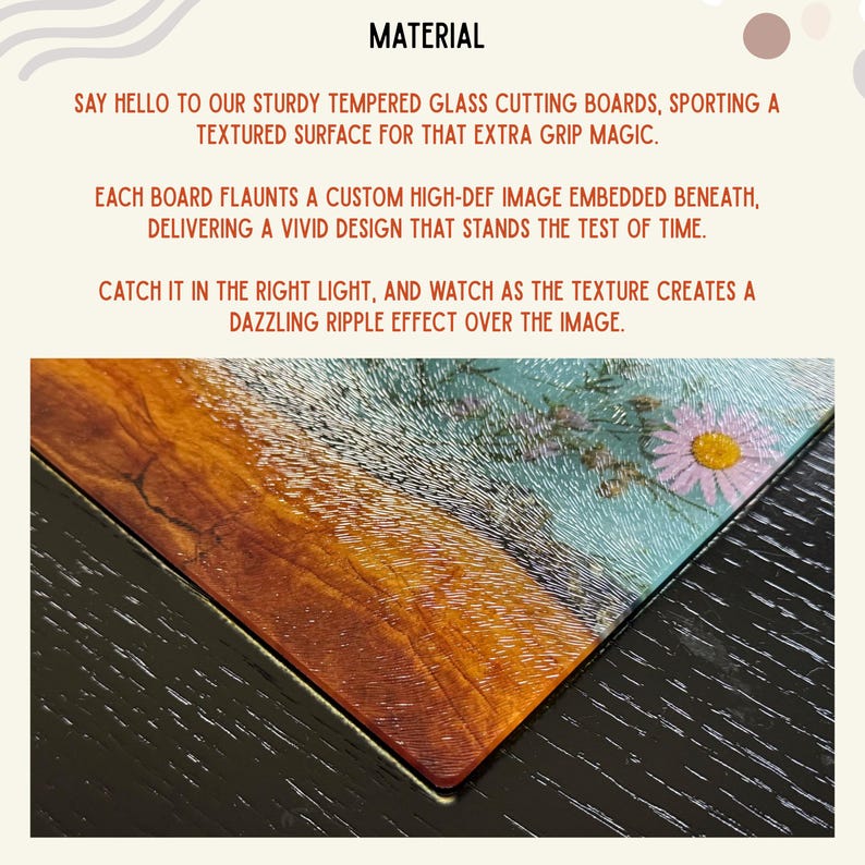 Puede incluir: Tabla de cortar de vidrio templado con superficie texturizada. La tabla presenta una imagen personalizada de alta definici&oacute;n con un dise&ntilde;o floral y un patr&oacute;n de vetas de madera. El texto de la imagen dice "MATERIAL".