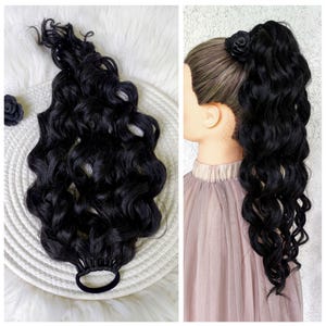 Black Curly Ponytail Extensions – Wavy Synthetic Hair on Elastic Band, Hairband Curly Wig, Black Hairpiece for Easy Styling, Fake Ponytail