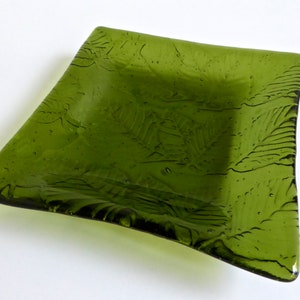 Leaf Imprint Fused Glass Dish in Fern Green by BPRDesigns