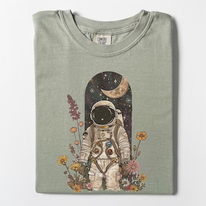 Comfort Colors BOHO Astronaut T-Shirt, Vintage Space TShirt, Space Lover, Crescent Moon Tee, Flower Moon, Floral Tshirt, Spacecore, Flower