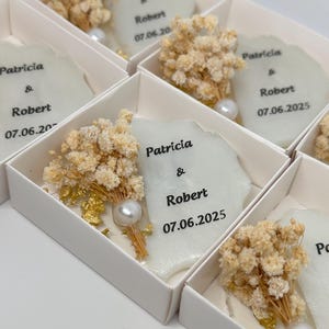 Aimant de cadeau de mariage personnalisé : époxy, fleur sèche, cadeau de mariée