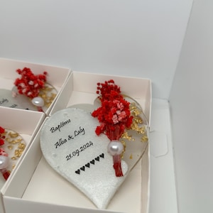 Cadeau de mariage aimant personnalisé coeur : résine époxy avec fleur séchée