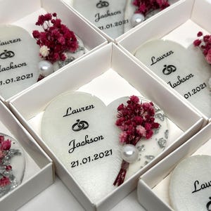 Faveur personnalisée d&#39;aimant de mariage : époxy, fleur sèche, cadeau de mariée islamique