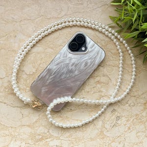 Long pearl cell phone chain | Cell phone chain white | Cell phone chain with carabiner and patch | Cell phone chain | Cell phone chain crossbody | Cell phone chain to hang over your neck