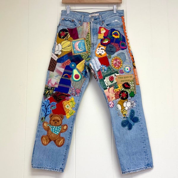 Crazy Patched Jeans - Levis Mujer Talla 28 - Jeans estilo hippie denim parcheados a mano upcycled wedgie-fit