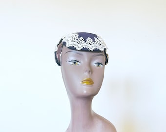 Chapéu de biscoito de seda bordado Anna dos anos 1940, chapéu creme, chapéu de seda dos anos 60, chapéu feminino com laço de chapelaria, chapéu de casamento, chapéu de verão, chapéu chique