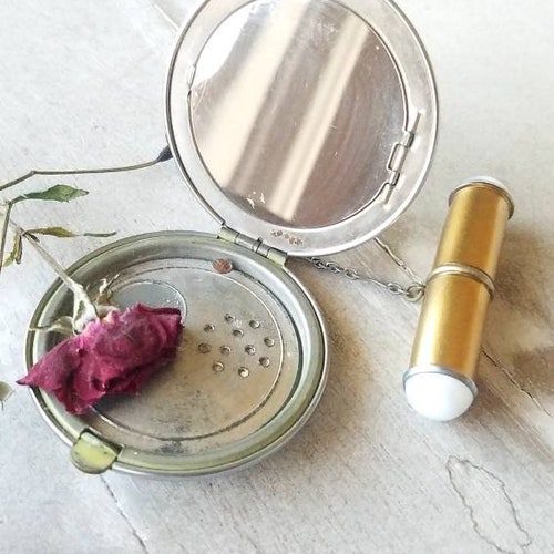 Art deco compact mirror shops and lipstick case, 1940s gold mirror