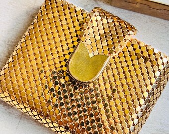 vintage 50s gold mesh and mother of pearl lipstick compact, 1950s makeup case, compact purse, travel mirror, powder case, vintage accesories