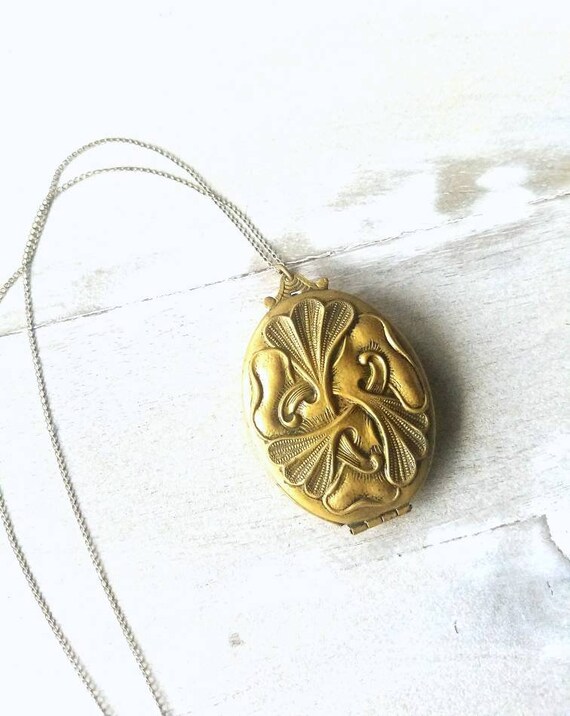 Art nouveau jewelry history