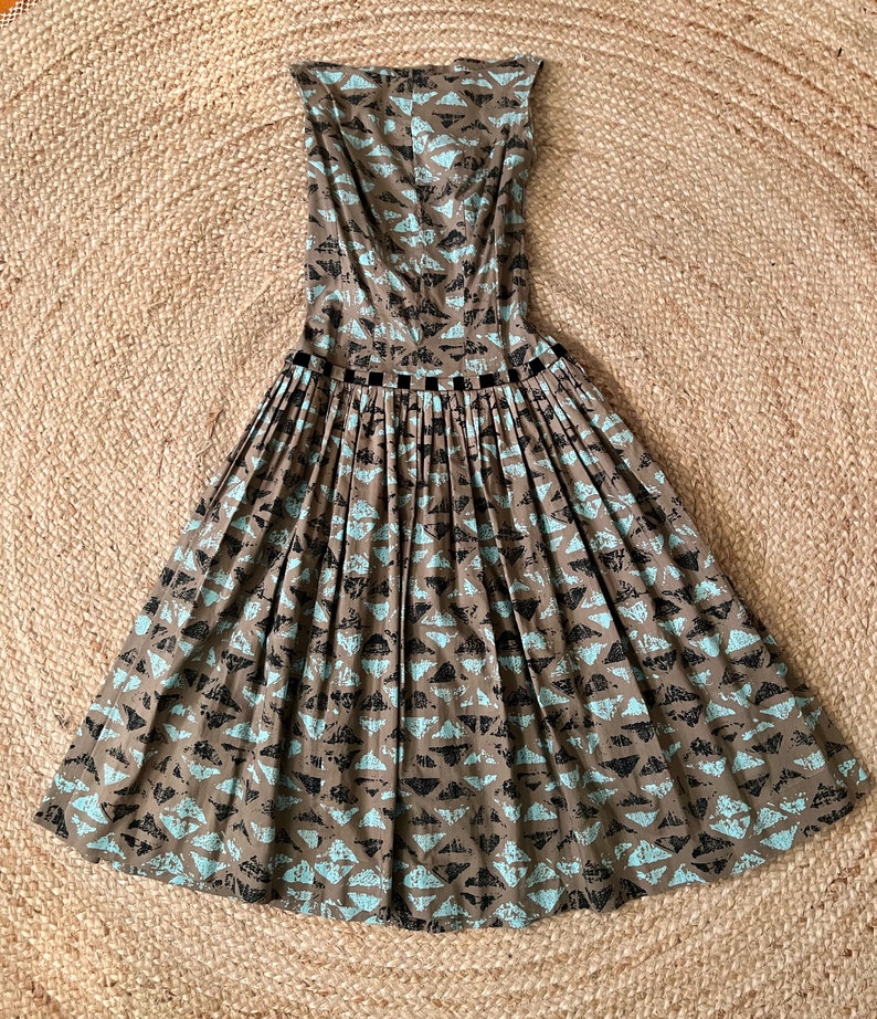Natlynn cotton 1950s dress, novelty print 50s dress, cotton midi dress, sleeveless summer dresses, vintage dresses for women image 5