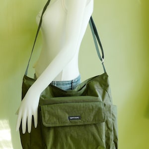 Dark Olive water resistant nylon large messenger bag, school bag, diaper bag, crossbody bag, everyday bag, light weight travel bag KAILA zdjęcie 6